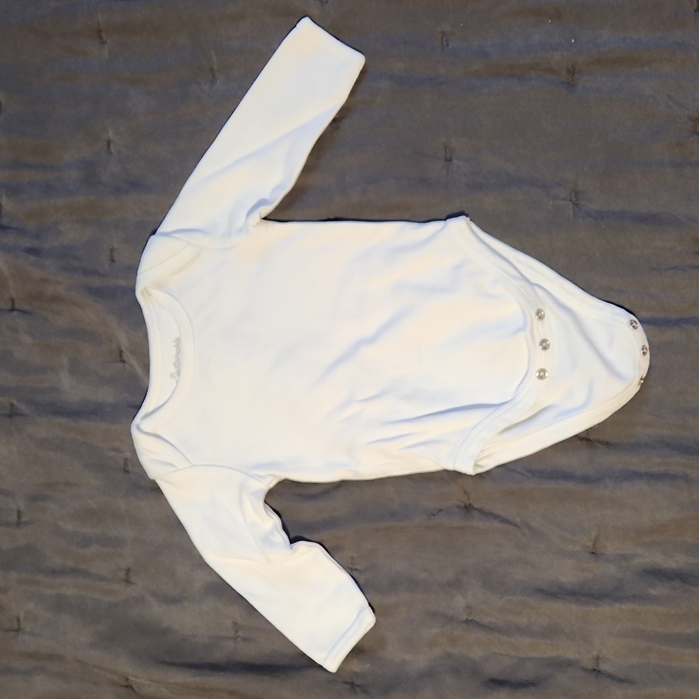 Pact bodysuit 6-9M